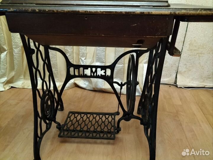 Швейная машина Singer