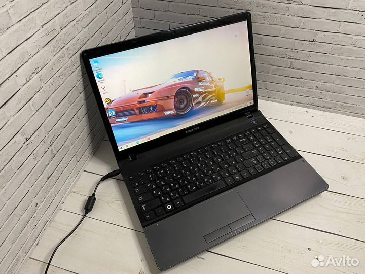 Игровой ноутбук Samsung i5/6Gb/2видеокарты/SSD