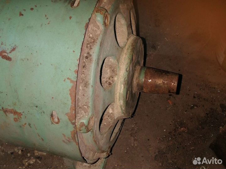 Электродвигатель на шлифовочный станок