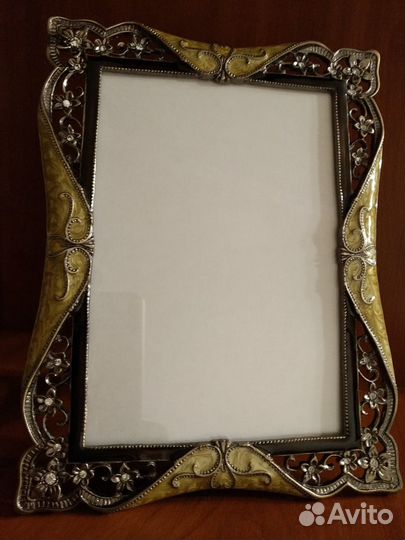 1.Рамка для фото. Новая 2.Стаканы. Новые