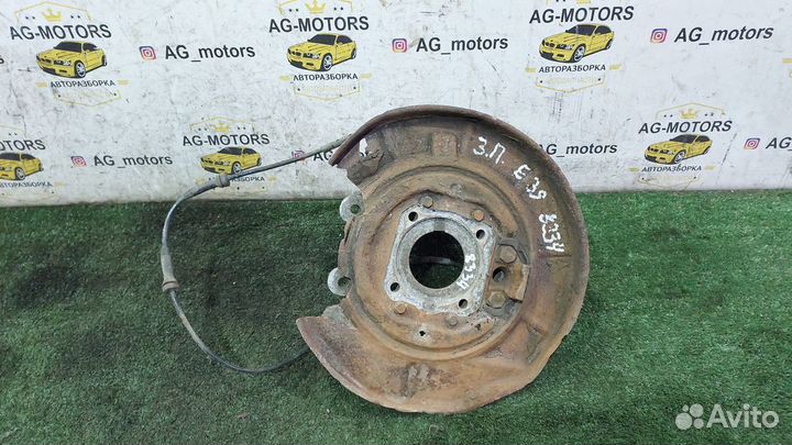 Кулак задний правый E39 Универсал