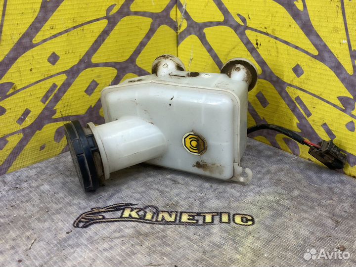 Бачок тормозного цилиндра Шевроле Спарк 0.8 АКПП