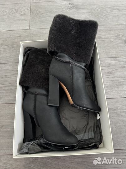 Сапожки женские 37 casadei