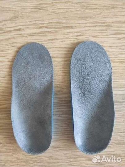 Стельки ортопедические детские 25 р (новые)