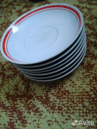 Продам посуду тарелки и блюдца