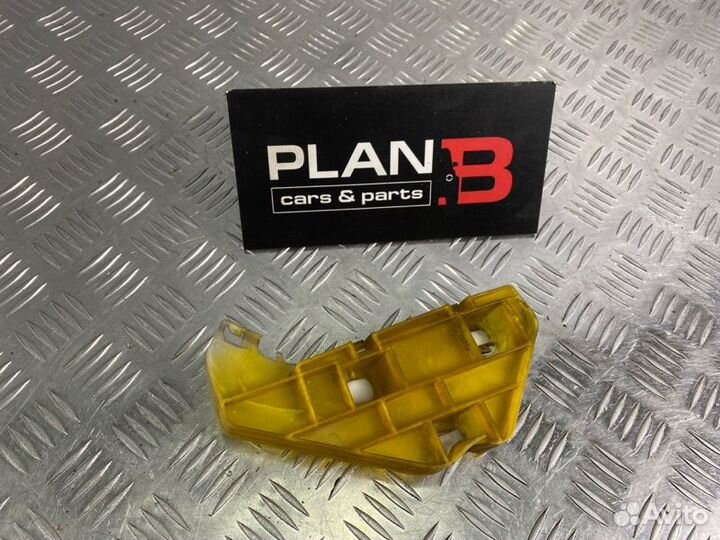 Крепление бампера переднее левое Honda Cr-V 2 2004