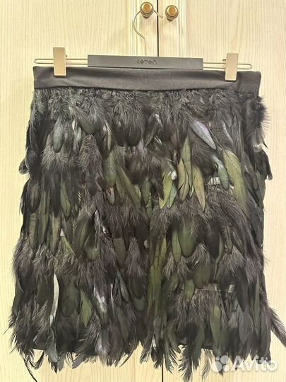 Юбка с перьями