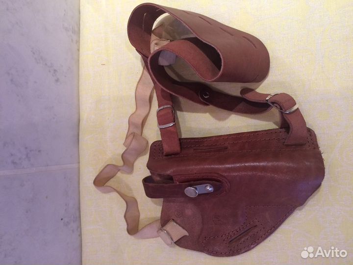 Кожаная кобура для пистолета