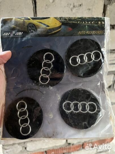 Наклейки на диски с логотипом Audi