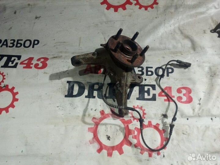 Кулак поворотный со ступицей передний левый