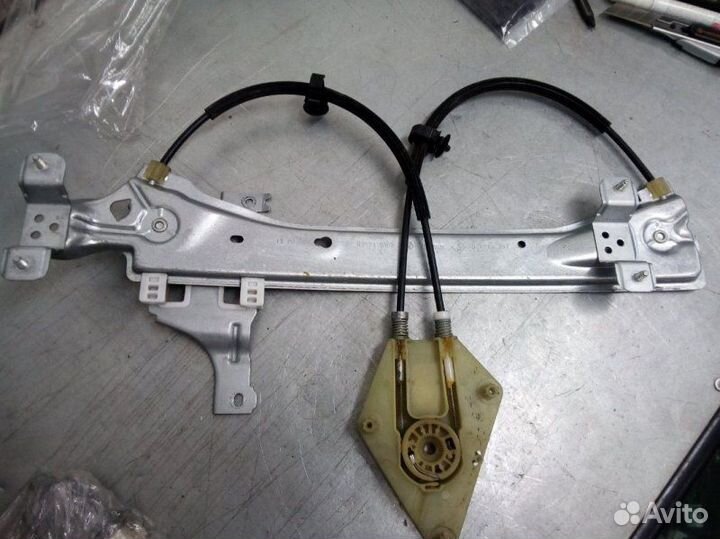 Стеклоподъемник задний левый Renault Megane 3