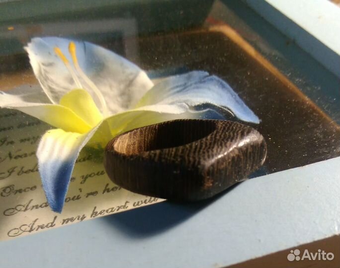 Кольцо из дерева