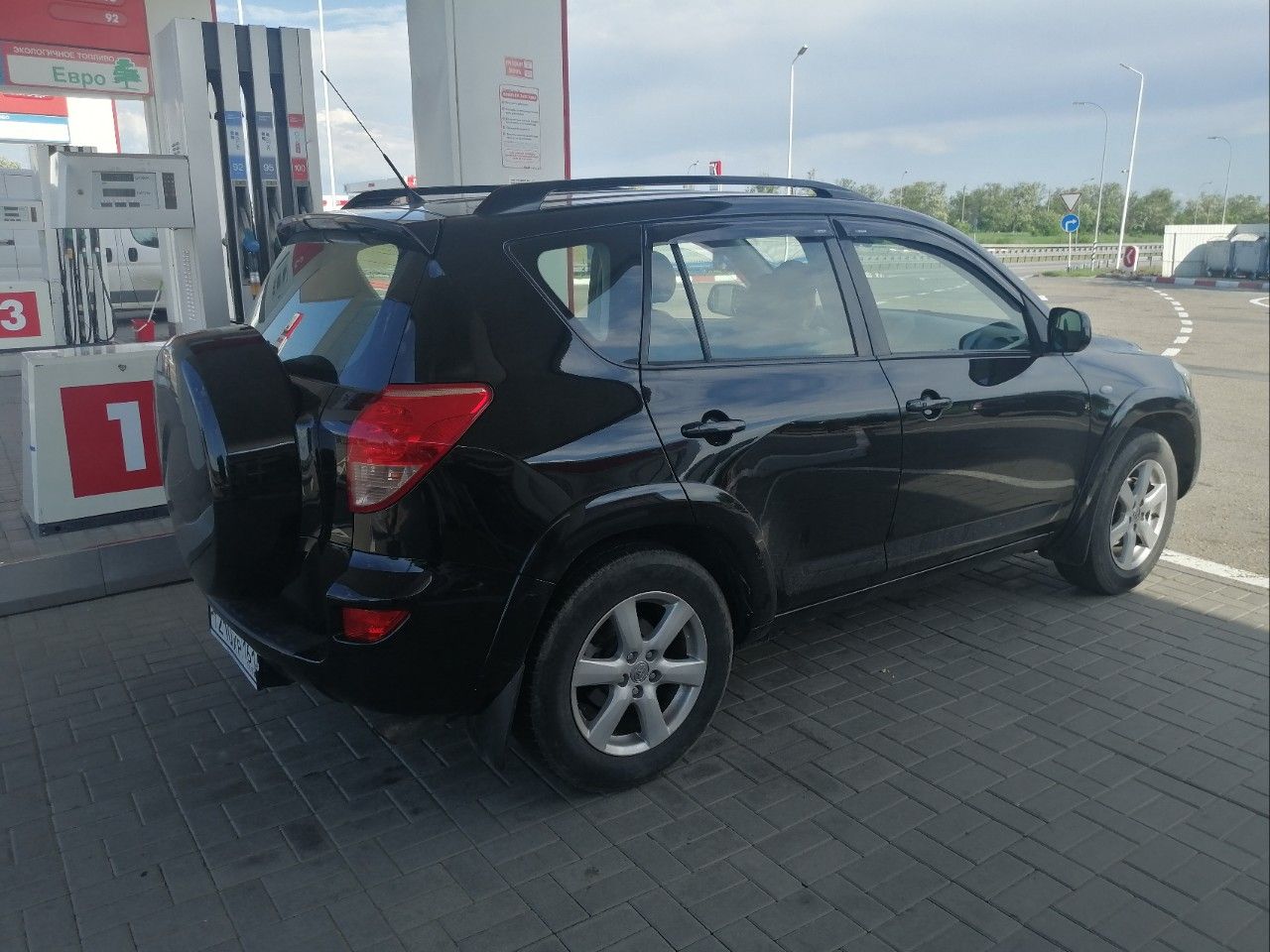 Toyota RAV4: фото владельца