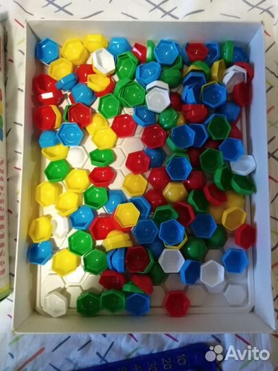 Мозаика, книги, счеты