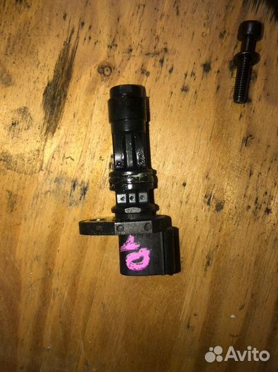 Датчик положения распредвала Nissan Pathfinder 51