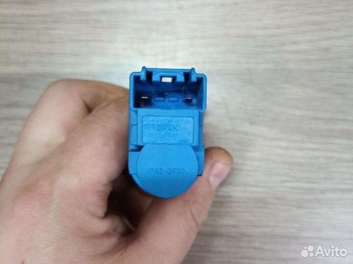 Датчик включения стоп сигнала Mazda 3 bk