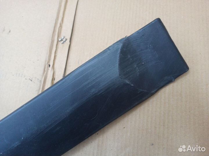 Молдинг двери задней правой LADA Largus