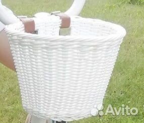 Белая корзинка для велосипеда детская