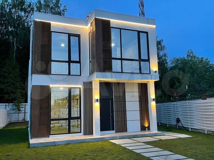 Дом 190 м² на участке 5,4 сот.