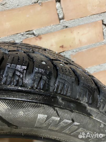 Hankook Winter I'Pike 215/60 R16