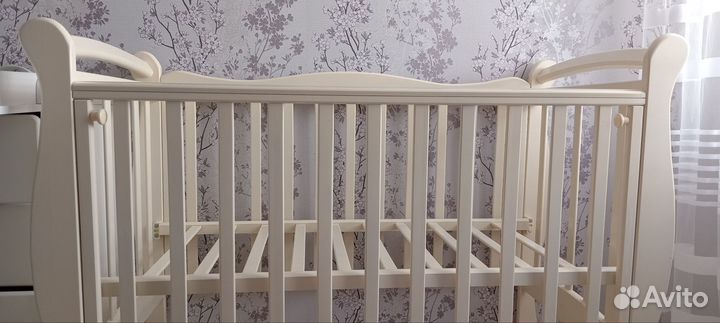 Детская кроватка