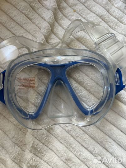 Маска с трубкой для подводного плавания