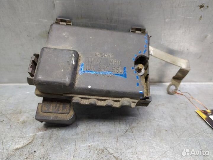 Блок предохранителей Volkswagen Bora 1997-2005