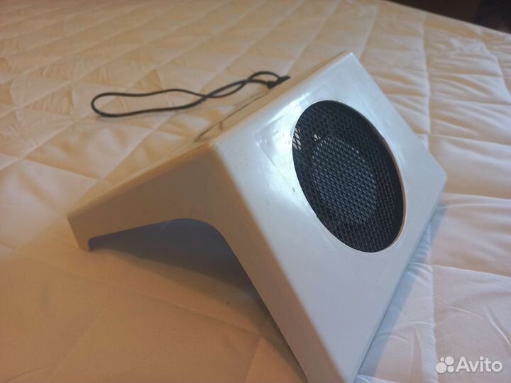 Пылесос для маникюра встроенный