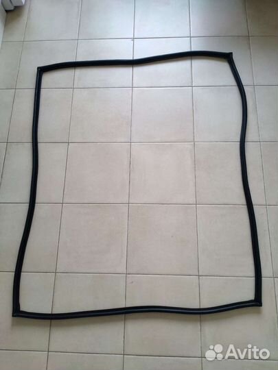 Уплотнитель багажника W463 G463 гелик