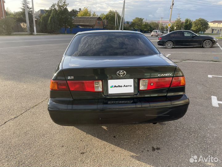 Toyota Camry 2.2 AT, 2001, 280 000 км