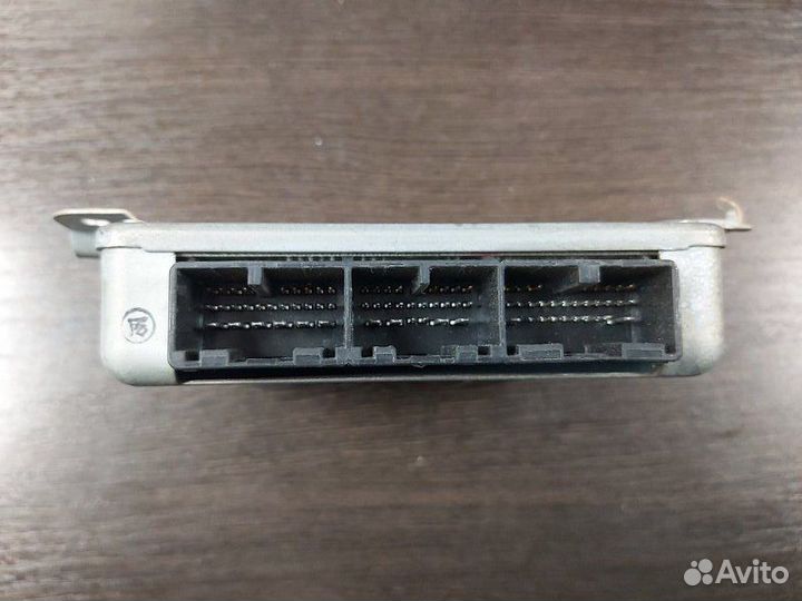 Блок управления подвеской Toyota Land Cruiser