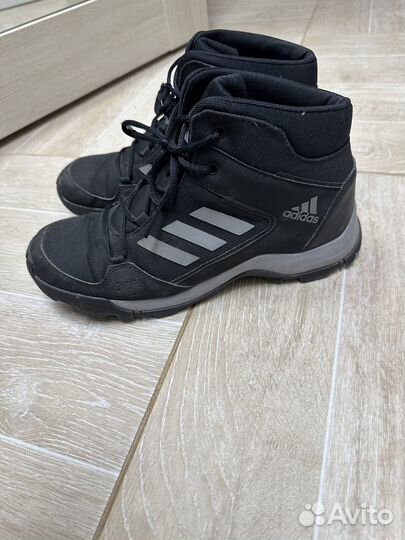 Зимние ботинки adidas