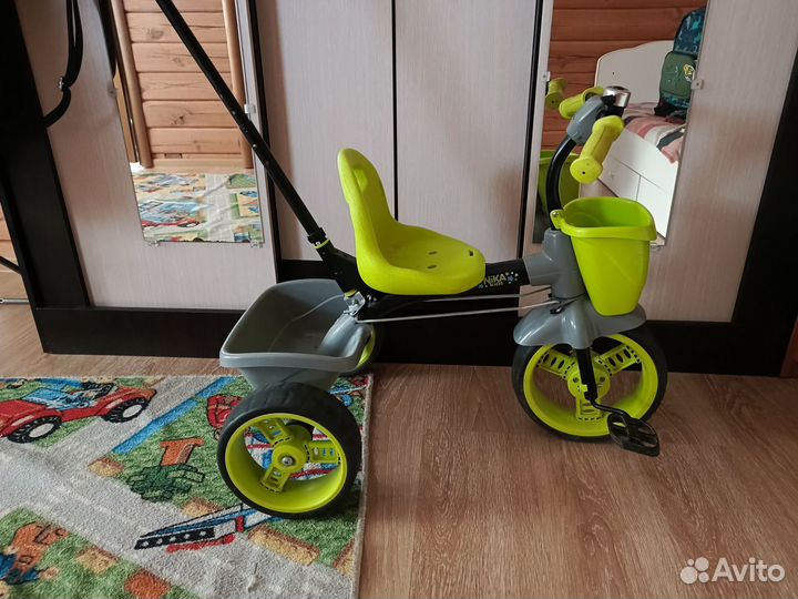 Трехколесный велосипед