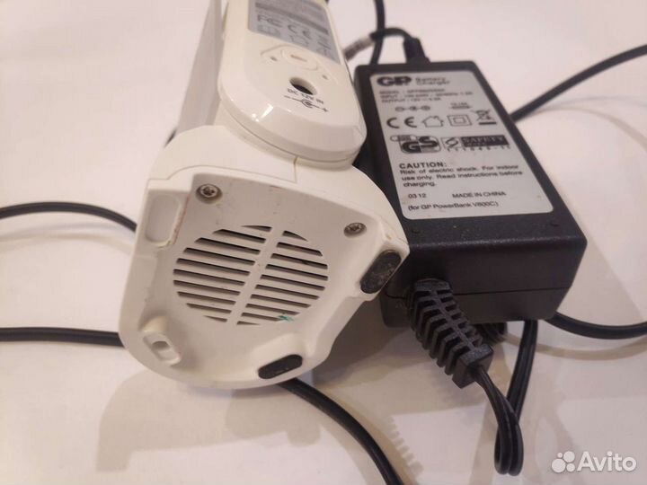 Зарядное устройство для аккумуляторных батареек GP