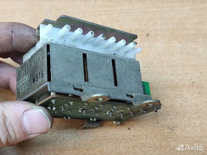 Реле управления клапанами печки, Volvo 960