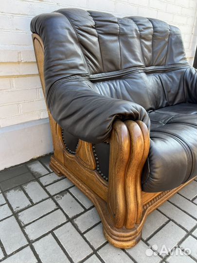 Кожаный диван на дубе. Голландия