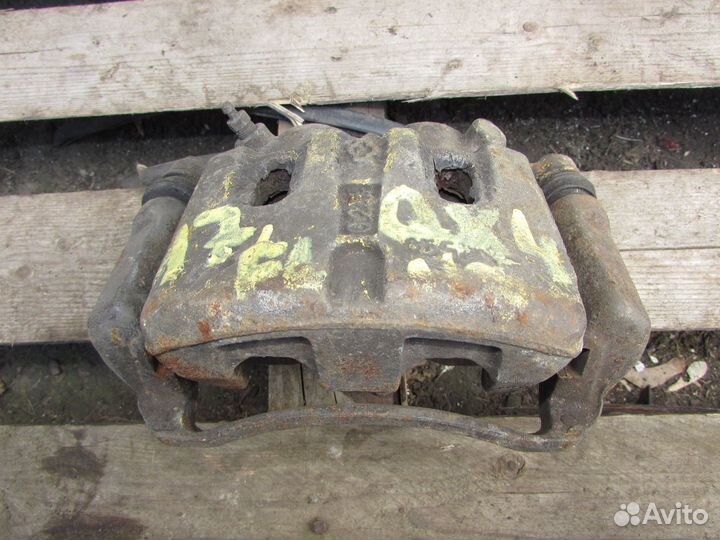 Тормозной суппорт Infiniti QX4