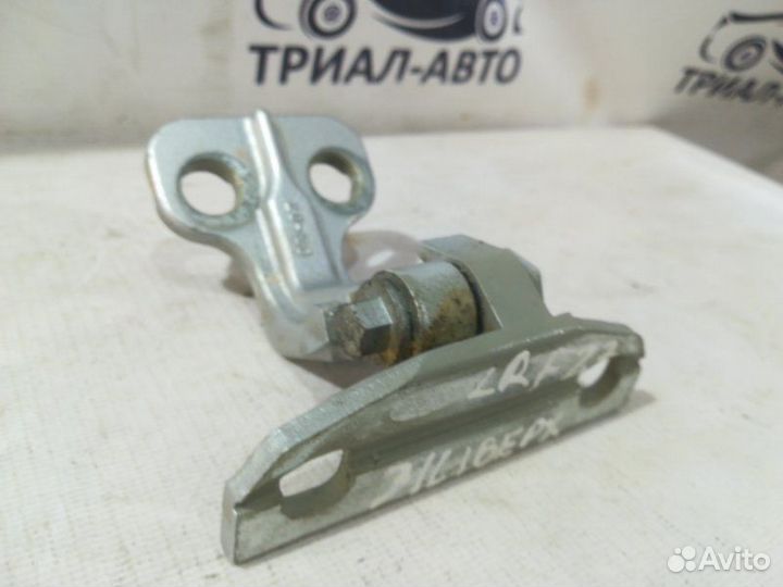 Петля двери Freelander 2 задняя левая верхняя