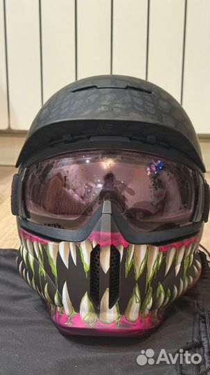 Шлем горнолыжный