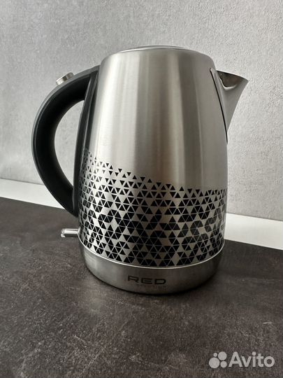 Электрочайник Red Solution RK-M177