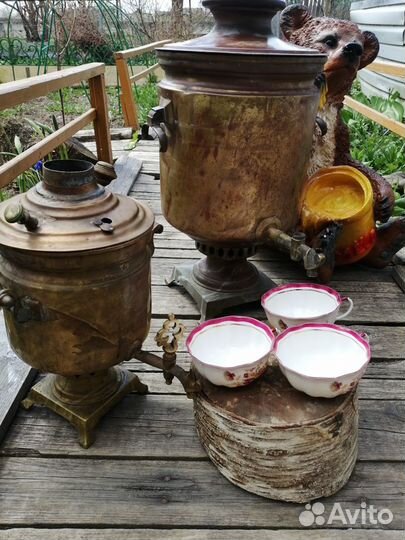 Старинный самовар на дровах