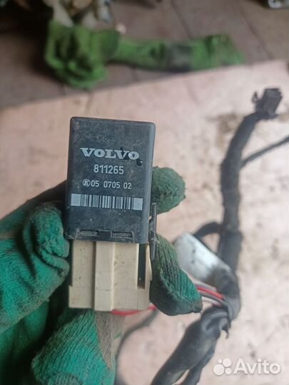 Проводка двери передняя левая Volvo S40