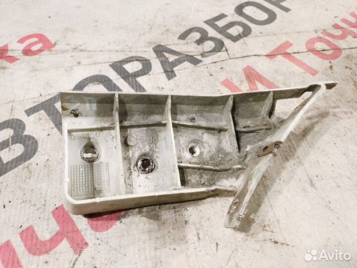 Крепление бампера заднее правое Ford Mondeo седан