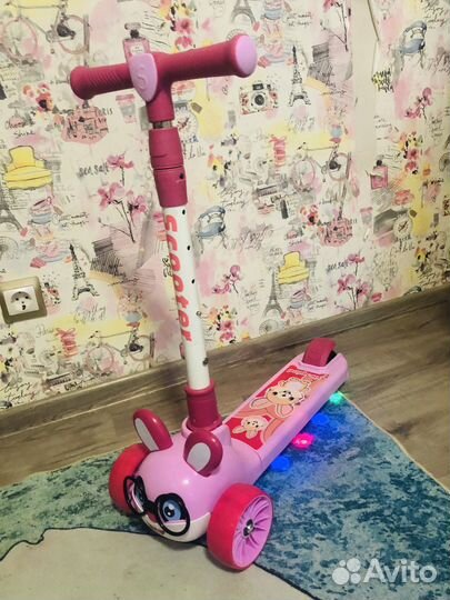 Новый самокат со светом и музыкой