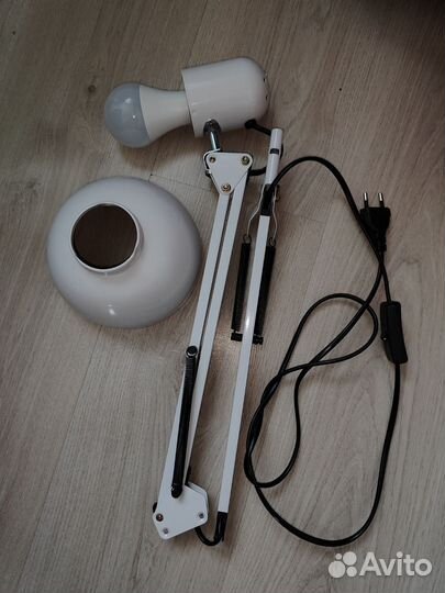 Лампа настольная на струбцине