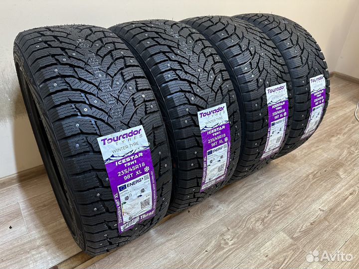 Tourador Ice Star TSW1 235/45 R18 99V