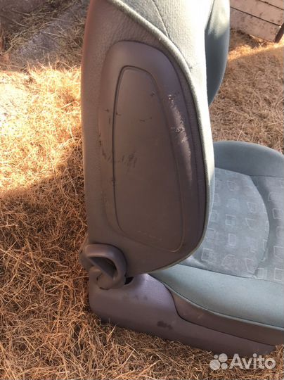 Сидение переднее правое Peugeot 206