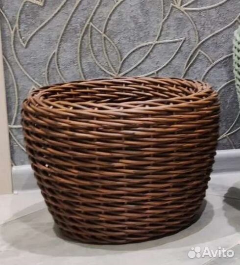 Кашпо из искусственного ротанга