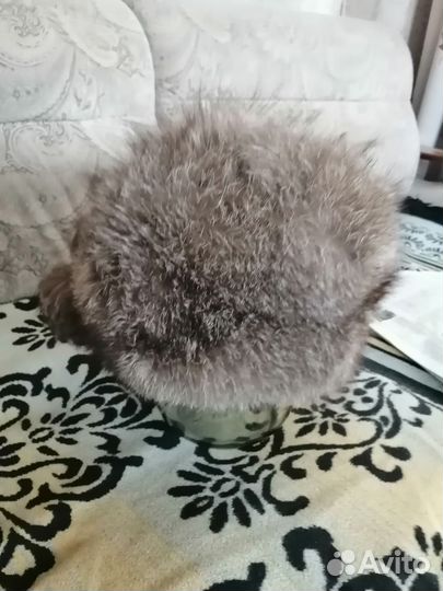 Шапки 2 женские, 1 шапка ушанка