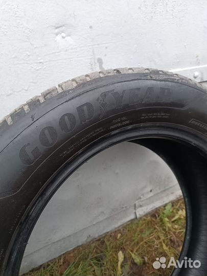 Goodyear Vector 4Seasons 235/55 R18 100V
